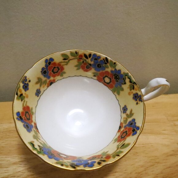 Aynsley Teacup Trio plus one extra Orphan Saucer Bone China A4500 England - Picture 4 of 8